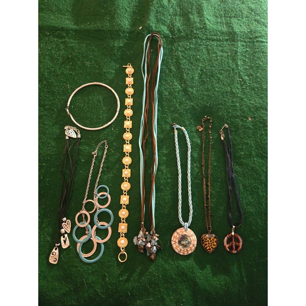 Lovely Costume Jewelry Lot 23M (SG-27)